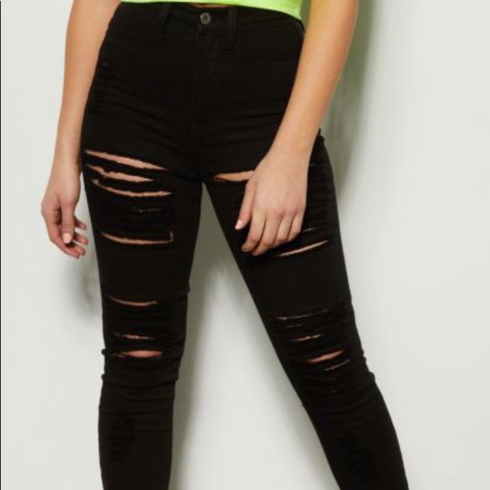 Black distressed jeans Rue21 size 3